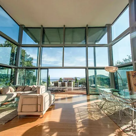 Sleeps 10 Pool Air Con Wifi *